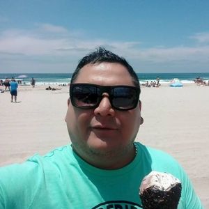 Meet your Posher, Cesar